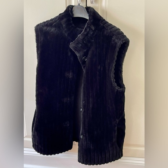 Clifford Michael (NYC) shearling reversible vest, black, like new! Size Small. - Picture 1 of 9